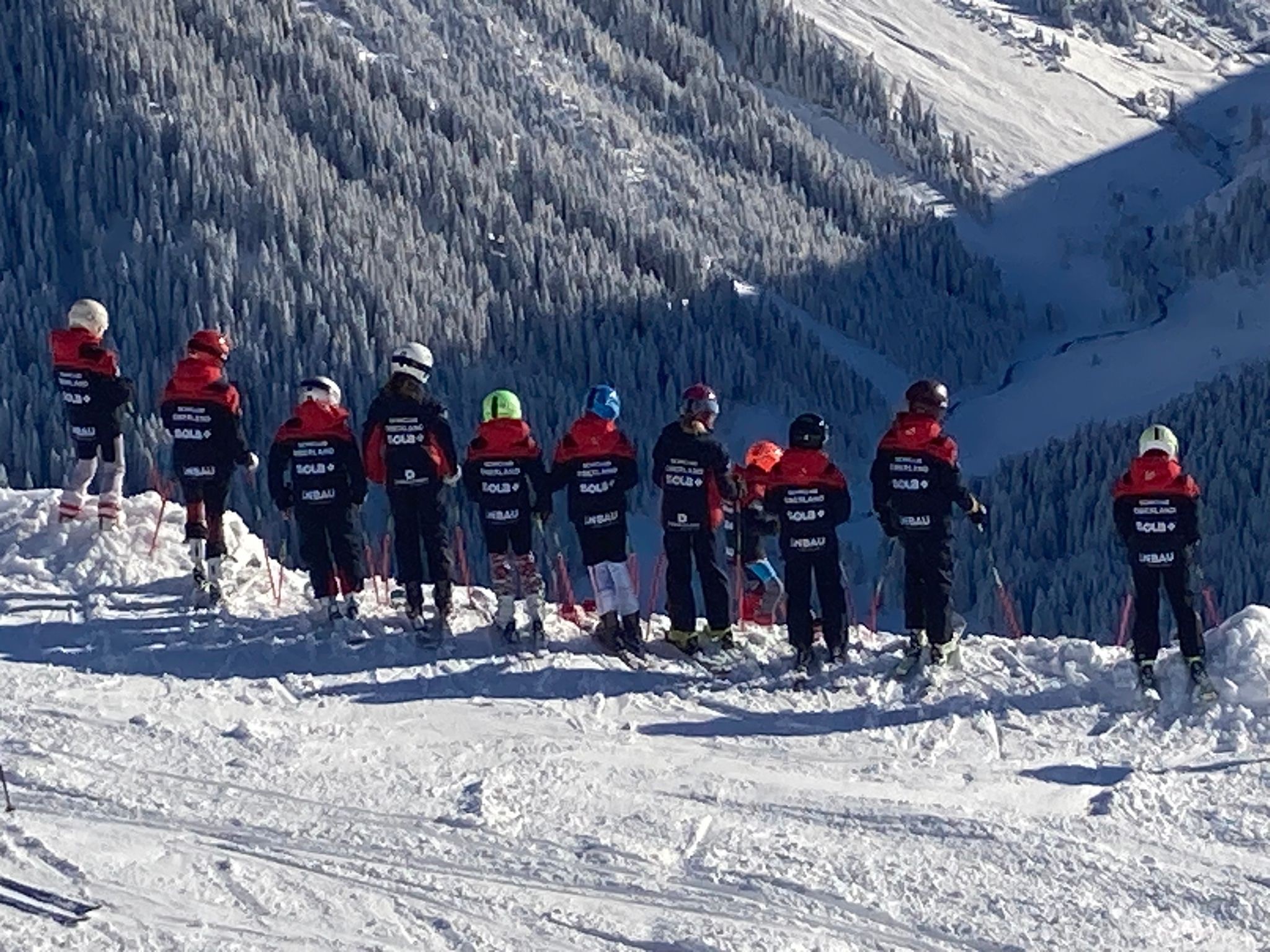 Neue Skibekleidung 2.12.2023 Neue Skibekleidung 2.12.2023